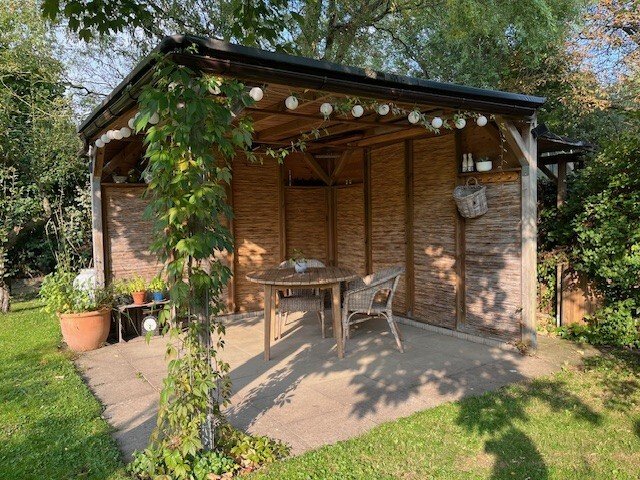 Pure Gemütlichkeit in einem traditionellen Holzblockbohlenhaus