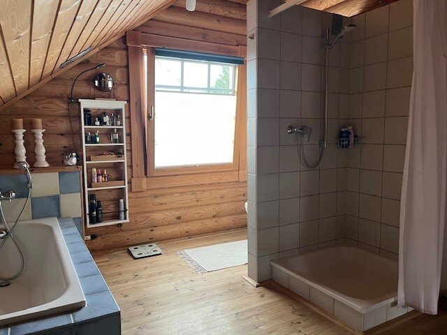 Pure Gemütlichkeit in einem traditionellen Holzblockbohlenhaus