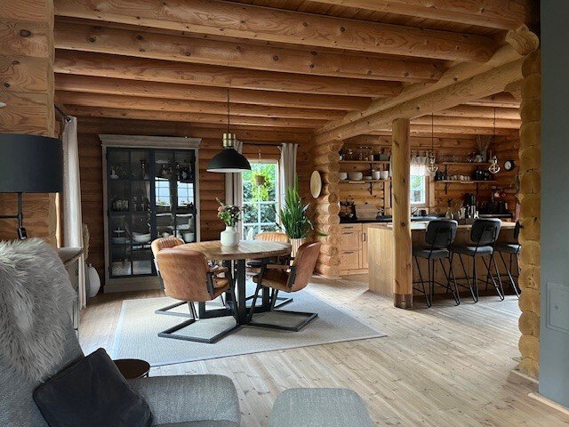 Pure Gemütlichkeit in einem traditionellen Holzblockbohlenhaus