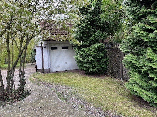 Wohnen und vermieten: Charmantes 3 Familienhaus in ruhiger Sackgassenlage