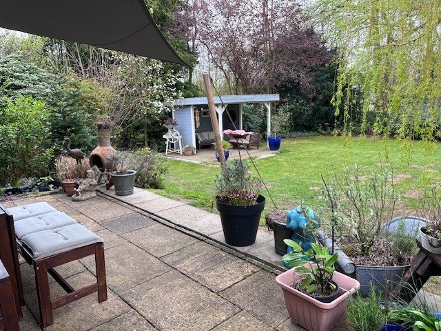 Wohnen und vermieten: Charmantes 3 Familienhaus in ruhiger Sackgassenlage