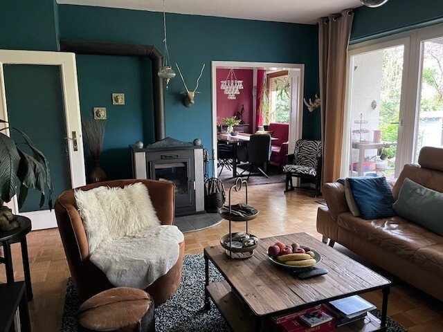 Wohnen und vermieten: Charmantes 3 Familienhaus in ruhiger Sackgassenlage