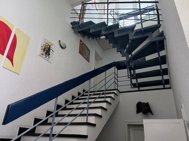 Wohnen und vermieten: Charmantes 3 Familienhaus in ruhiger Sackgassenlage