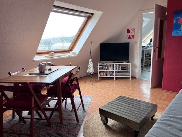 Wohnen und vermieten: Charmantes 3 Familienhaus in ruhiger Sackgassenlage