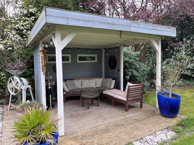 Wohnen und vermieten: Charmantes 3 Familienhaus in ruhiger Sackgassenlage