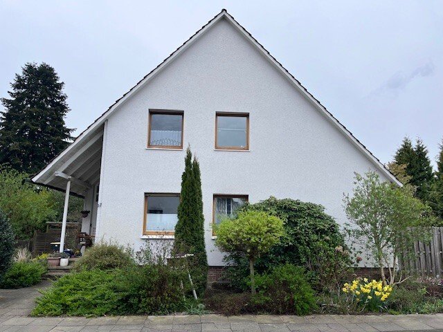 Wohnen und vermieten: Charmantes 3 Familienhaus in ruhiger Sackgassenlage