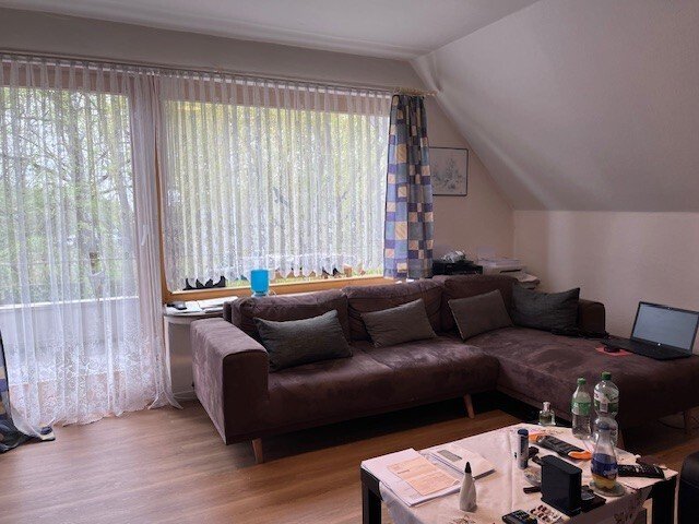 Wohnen und vermieten: Charmantes 3 Familienhaus in ruhiger Sackgassenlage