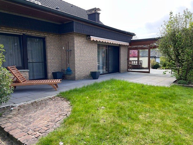 Repräsentatives Einfamilienhaus mit Einliegerwohnung