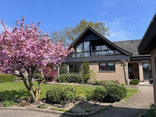 Repräsentatives Einfamilienhaus mit Einliegerwohnung