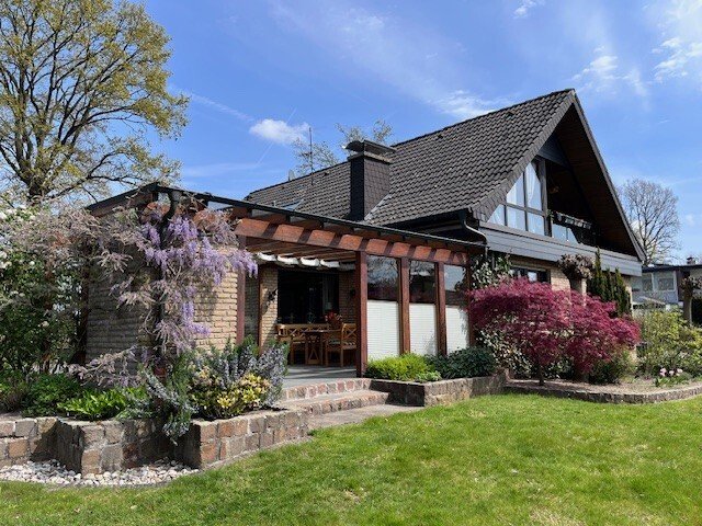 Repräsentatives Einfamilienhaus mit Einliegerwohnung