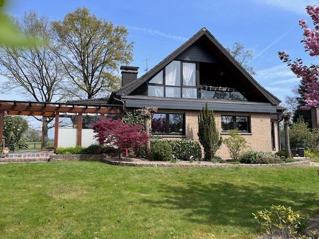 Repräsentatives Einfamilienhaus mit Einliegerwohnung 